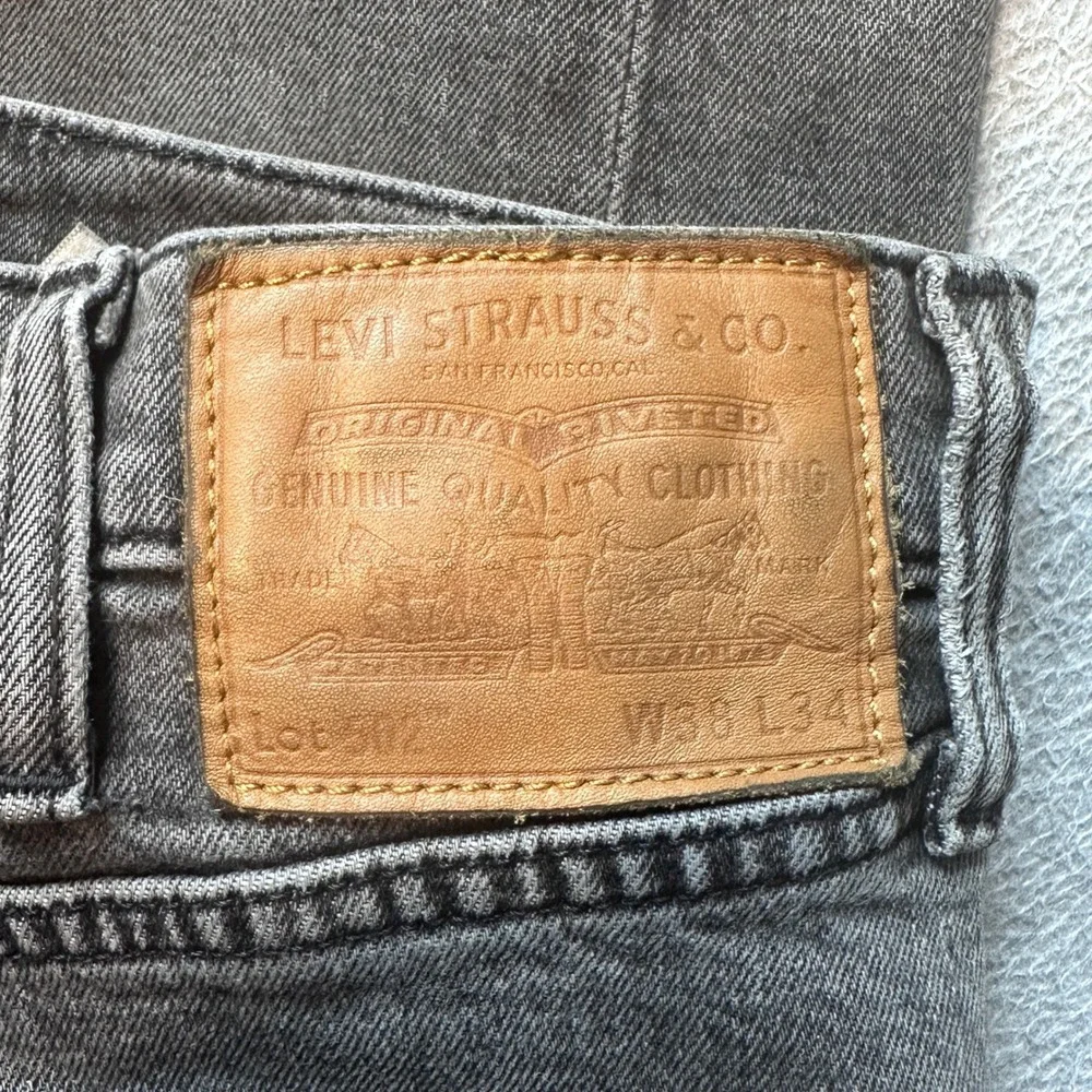 Levi's‎ 502 Jeans Mens 38x34 (37x31) Gray Premium Taper Fit Stretch Denim Pants
